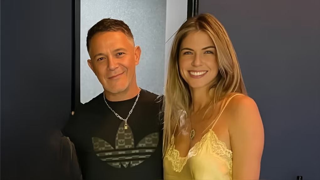 Alejandro Sanz y Stephanie Cayo