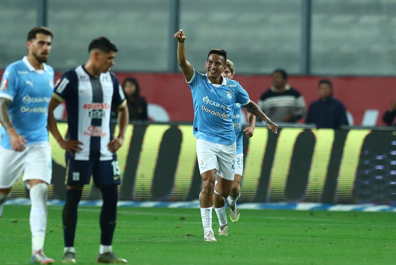 Martín Távara marca el tanto de Sporting Cristal vs. Alianza Lima. (Fotos: Giancarlo Avila / @photo.gec)