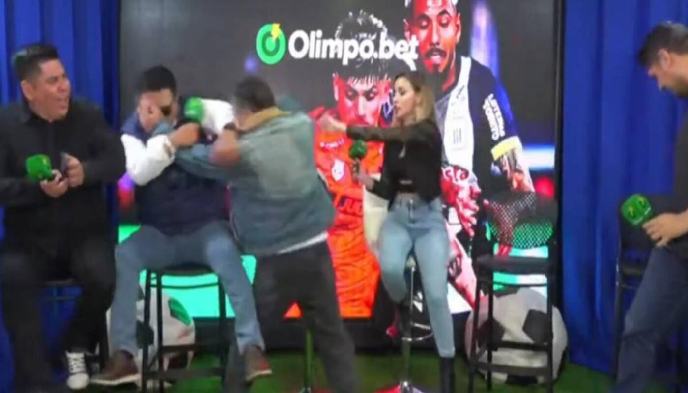 Pelea entre CHEVARISTO y Silvio Valencia en vivo.