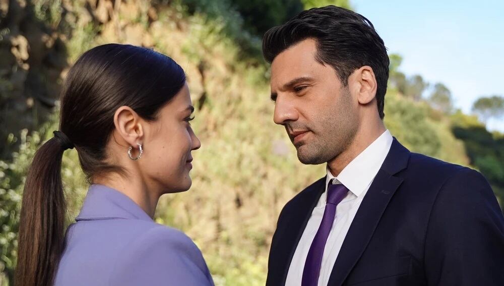 Kaan Urgancıoğlu y Pinar Deniz son protagonistas de "Secretos de familia" (Foto: Ay Yapım)