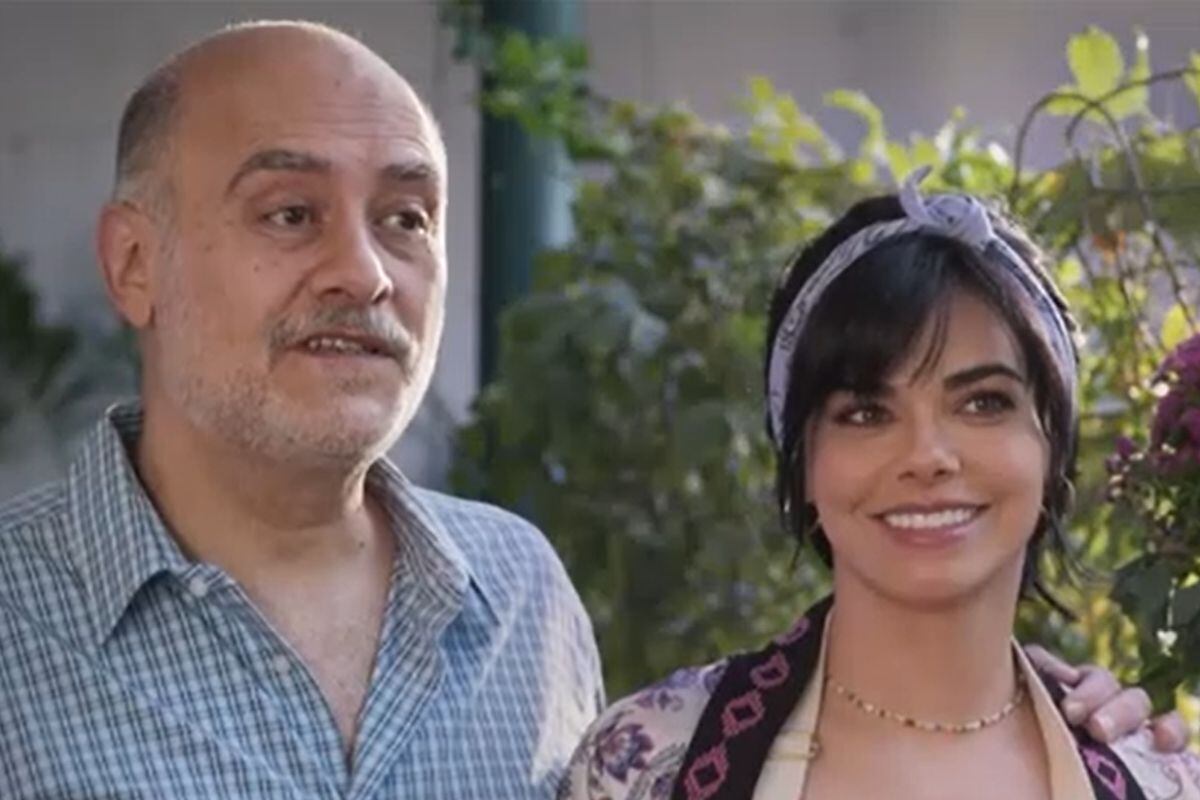 Lucía junto a su padre Jacobo, a quien adora y cuida su salud en "Mujer de nadie" (Foto: TelevisaUnivision)