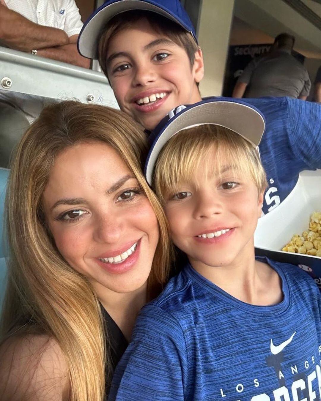 Shakira junto a sus dos hijos, Milan y Sasha (Foto: Shakira/ Instagram)