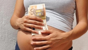 ‘Vientres de alquiler’ generan miles de millones de dólares