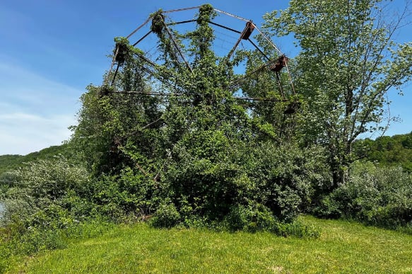 Parque de diversiones abandonado en Virginia Occidental. (Foto: @kalanighosthunte / Youtube)
