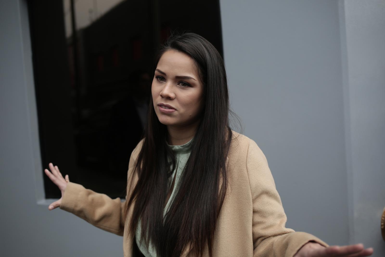 Andrea San Martín pide no aceptar cosas extrañas que les pueda enviar