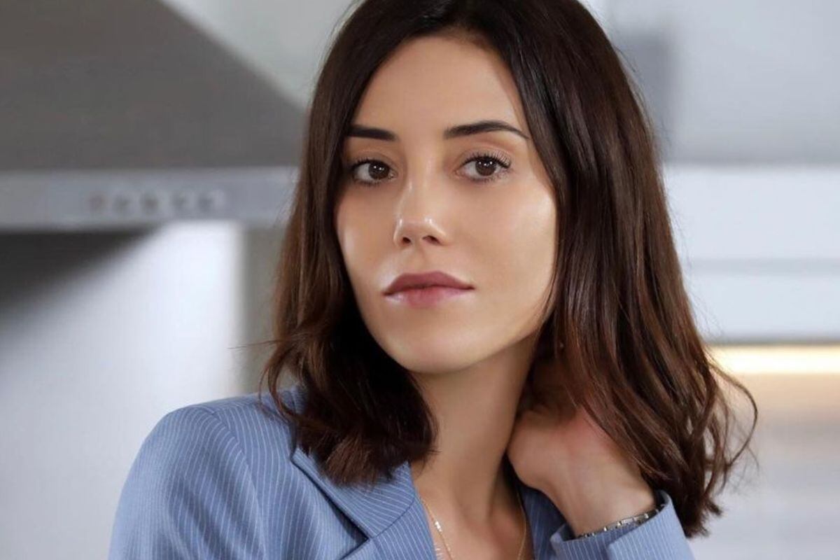 La famosa actriz turca es la protagonista de la telenovela "Infiel" (Foto: Cansu Dere / Instagram)