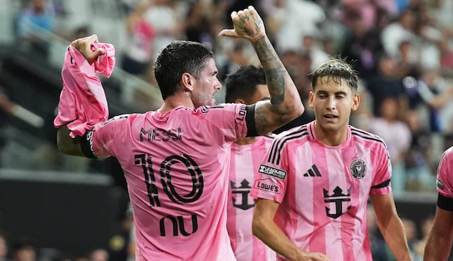 Rodrigo de Paul celebró su gol con homenaje a Lionel Messi. (AP Photo/Lynne Sladky)