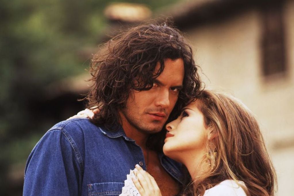 Mario Cimarro y Danna García, protagonistas de "Pasión de gavilanes".