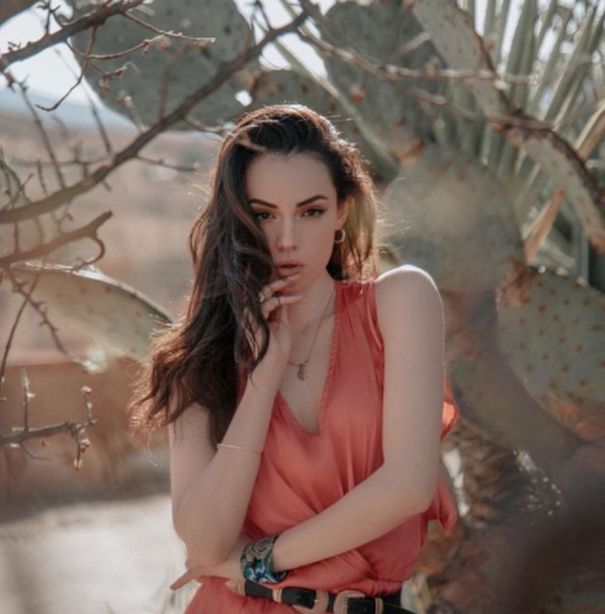 Ha posado para gran cantidad de fotógrafos. (Foto: @paulinaburrola / Instagram)