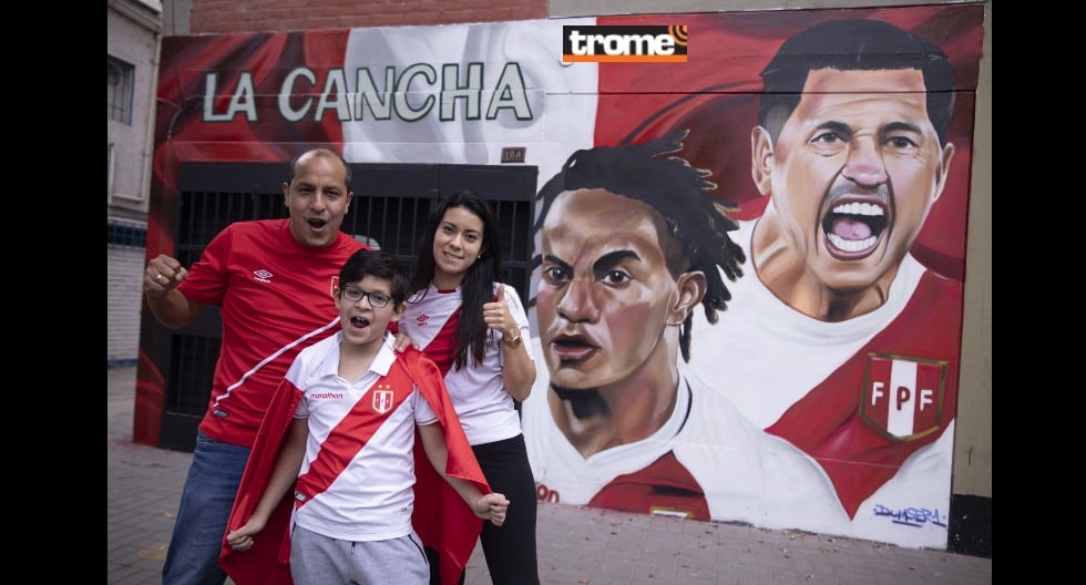 Pintan rostro de seleccionados en local temático. (Trome / José Rojas)