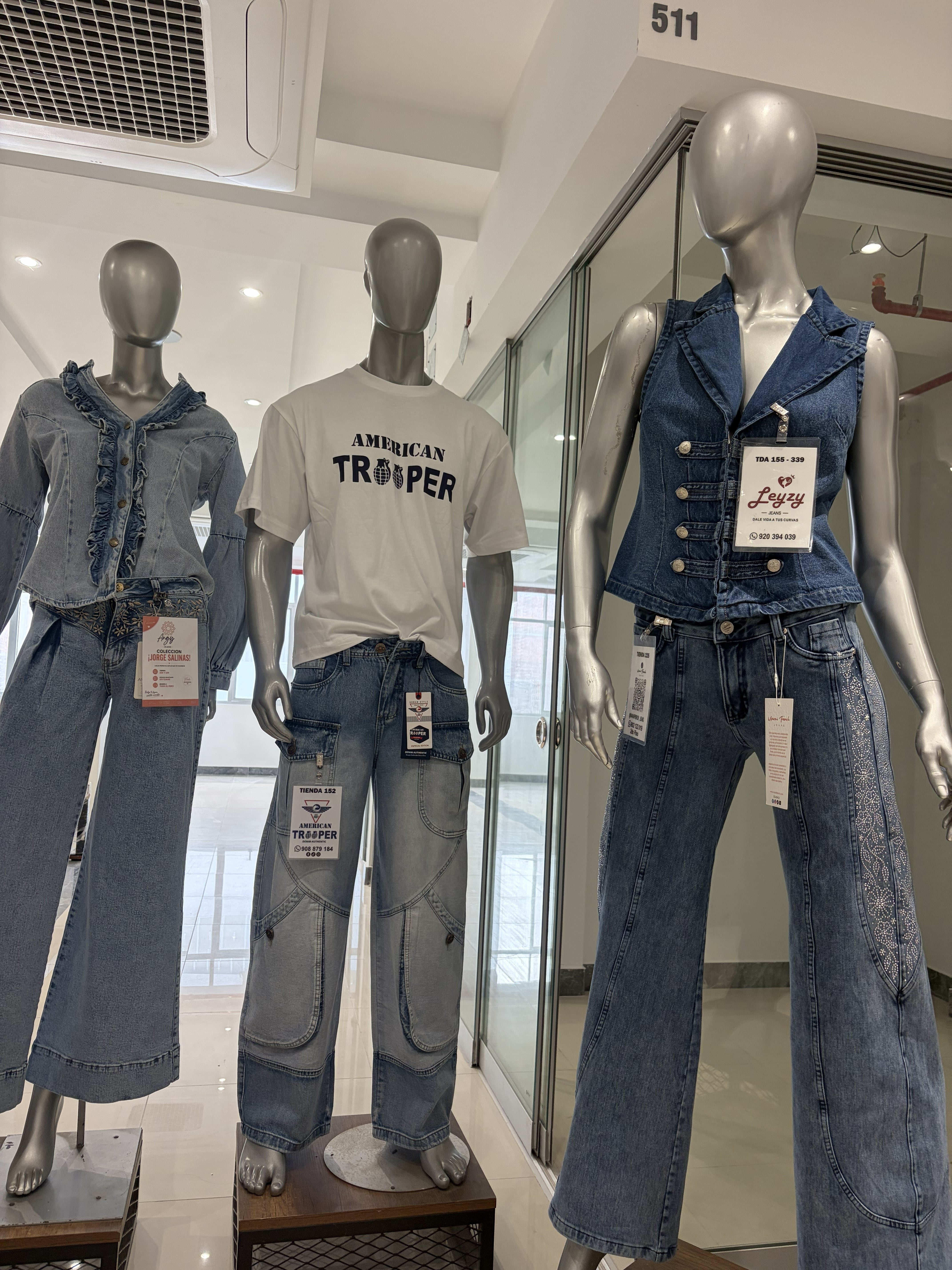 La colección es para hombres, mujeres y niños.