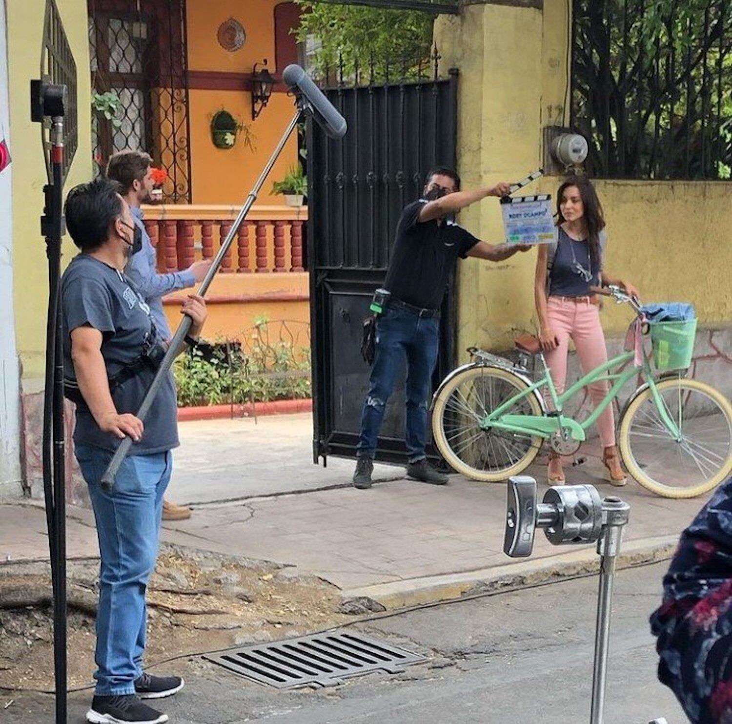 Angelique Boyer en las grabaciones de Vencer el pasado (Foto: Twitter)