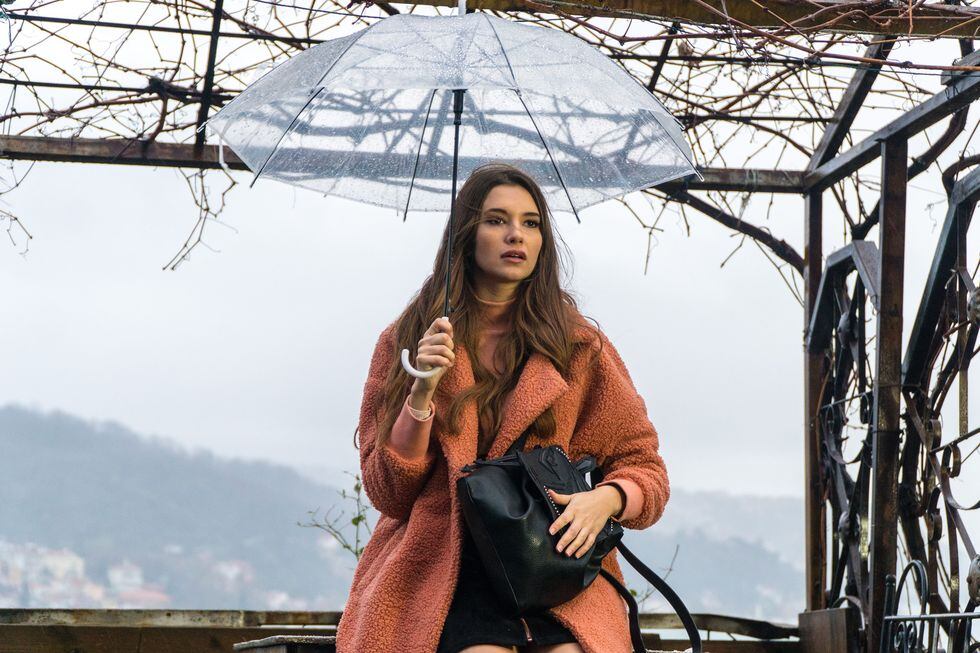 Leyla Lydia Tugutlu es Derin Mirkelamoğlu en la telenovela turca “En el corazón de la ciudad” (Foto: Ay Yapım)