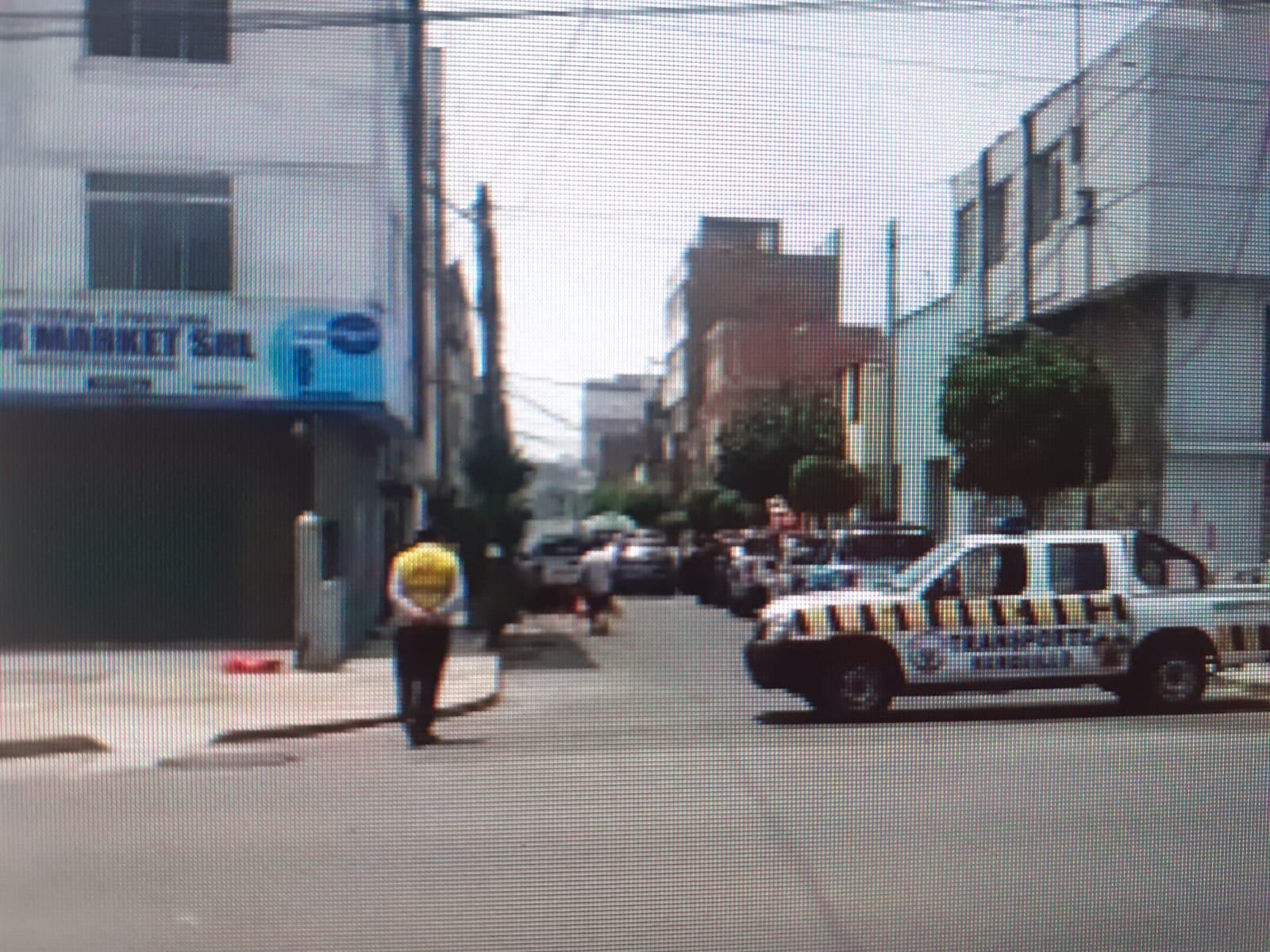 Una joven mujer de 33 años, en aparente estado de ebriedad, asesinó de una cuchillada al padre de sus vástagos, en Surquillo.