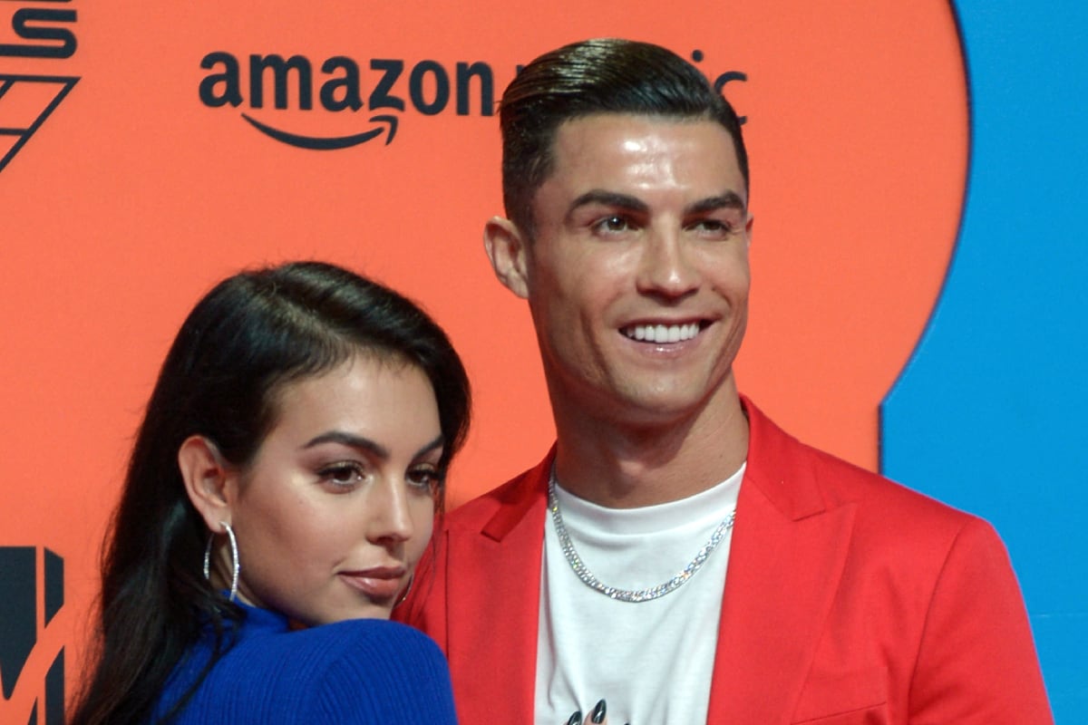 Cristiano Ronaldo ha formado una fuerte relación con la española Georgina Rodríguez, a quien conoció cuando jugaba en Real Madrid (Foto: AFP)