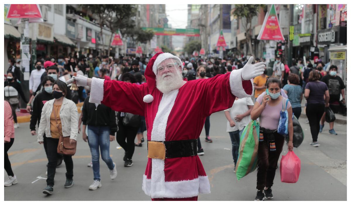 Tiendas realizan ofertas para los regalos en estas fiestas navideñas. Foto: Jesús Saucedo / @photo.gec