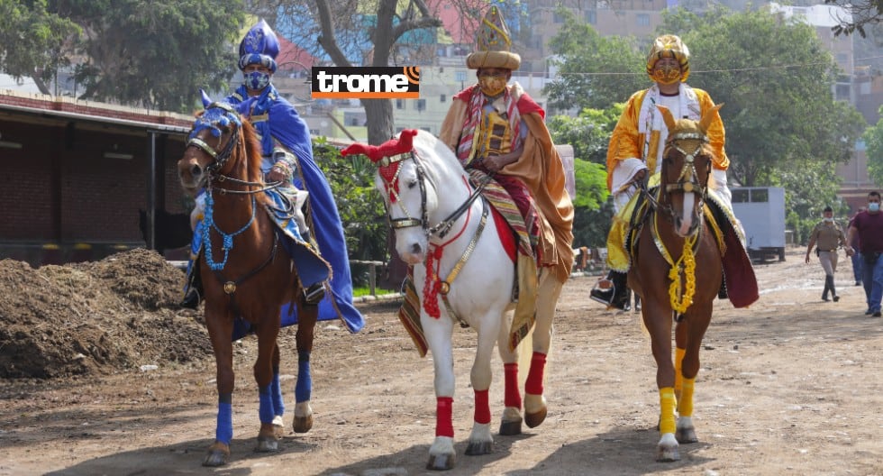 Policías realizan representación de la Bajada de Reyes en Lima. (Entrevista: Isabel Medina / Trome / Fotos: Britanie Arroyo)