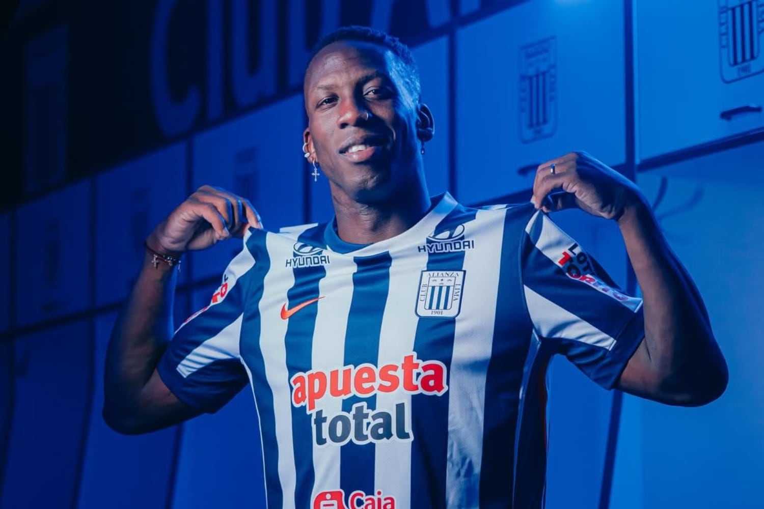 Luis Advíncula es nuevo refuerzo de Alianza Lima procedente de Boca Juniors. (Foto: Club Alianza Lima)