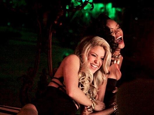 Shakira y Beyoncé en una foto publicada por la colombiana donde se muestra sonriente (Foto: Shakira / Instagram)