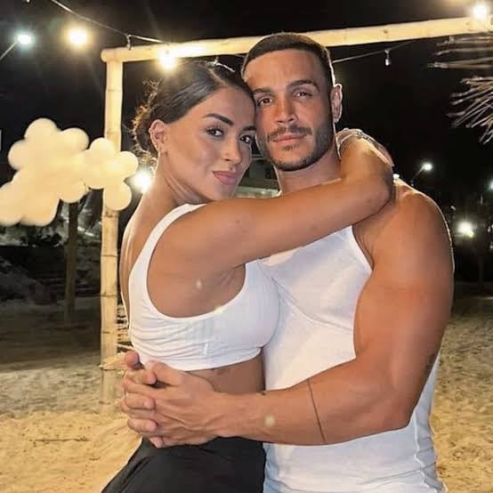 Mario Irivarren y Onelia Molina mantuvieron una relación hasta que él fue ampayado en un yate con chicas en Argentina.