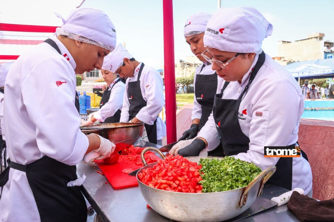 Perú en nuevo récord gastronómico con el 'Parihuelazo 2025'. (Municipalidad de José Leonardo Ortiz / Trome),
