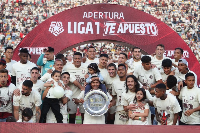 Celebración de Universitario como ganador del Torneo Apertura (Fotos: Jesús Saucedo)