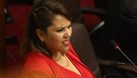Digna Calle aseguró no irá a los plenos del Congreso. (@gec)