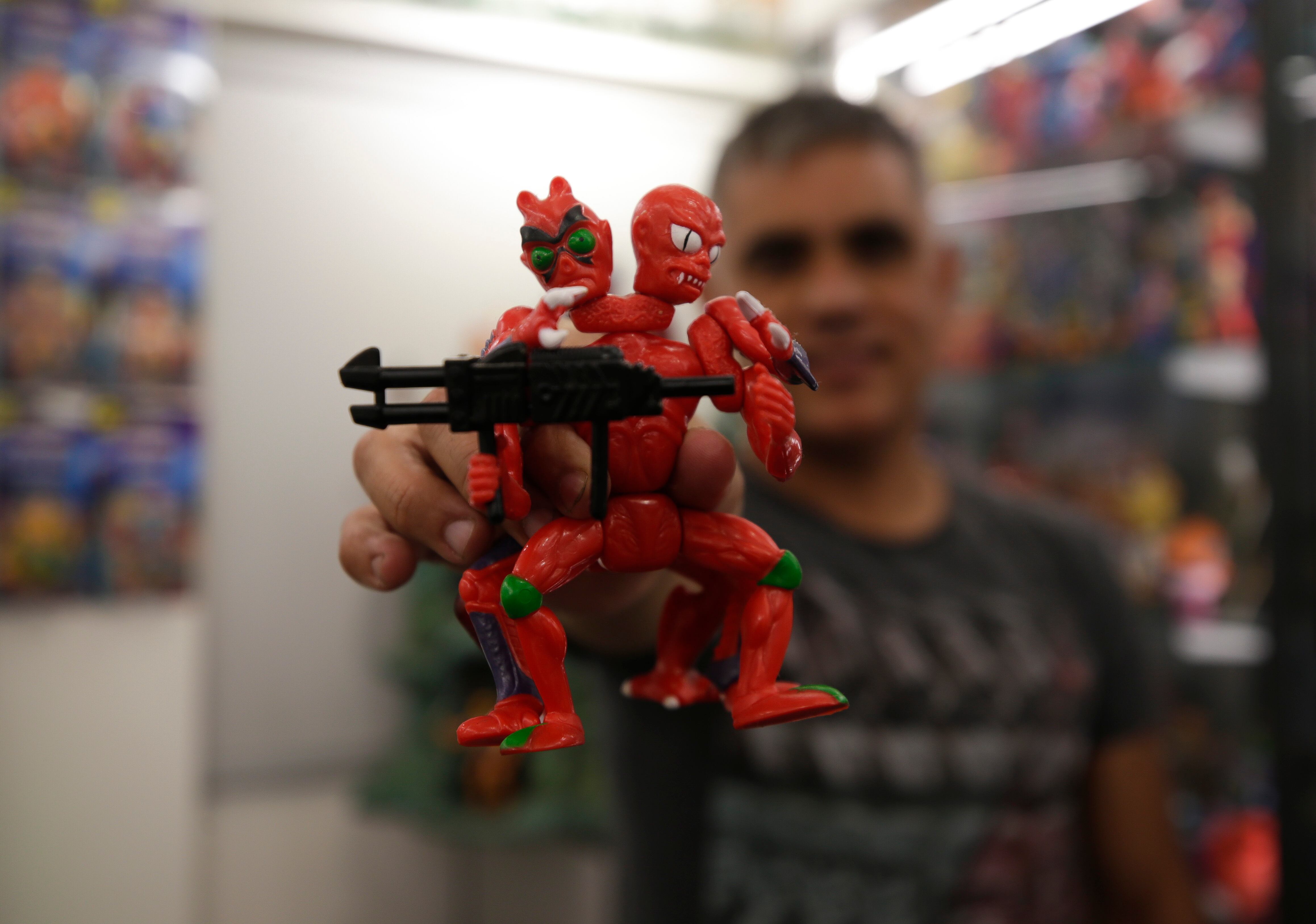 “Renzo Hidalgo nos presenta a Modulok, uno de los personajes de de He-Man. Es fue su primera pieza obtenida sobre esta franquicia, y la que lo incentivó a ampliar su coleeción” (Foto: César Bueno)