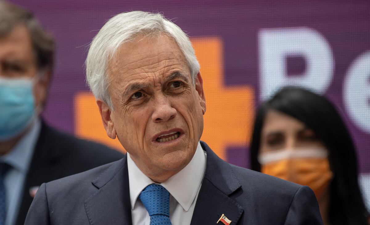 El presidente chileno, Sebastián Piñera, viajaba en su helicóptero personal junto a tres acompañantes (Foto: AFP)