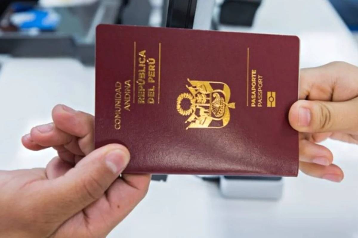 Tome las precauciones si quiere tramitar su pasaporte de emergencia en el aeropuerto Jorge Chávez este miércoles 30 de agosto. Foto: Migraciones