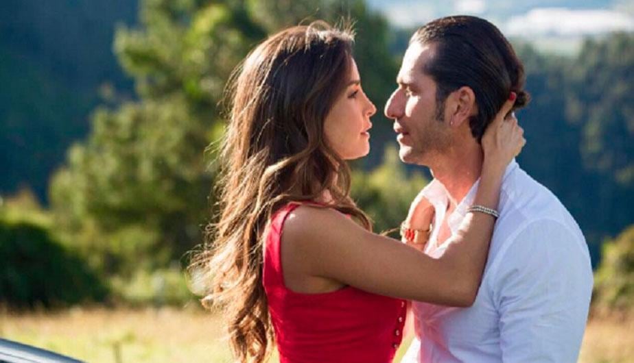 Carmen Villalobos y Gregorio Pernía interpretaron a una de las parejas más queridas de "Sin senos no hay paraíso" (Foto: Telemundo / Instagram)