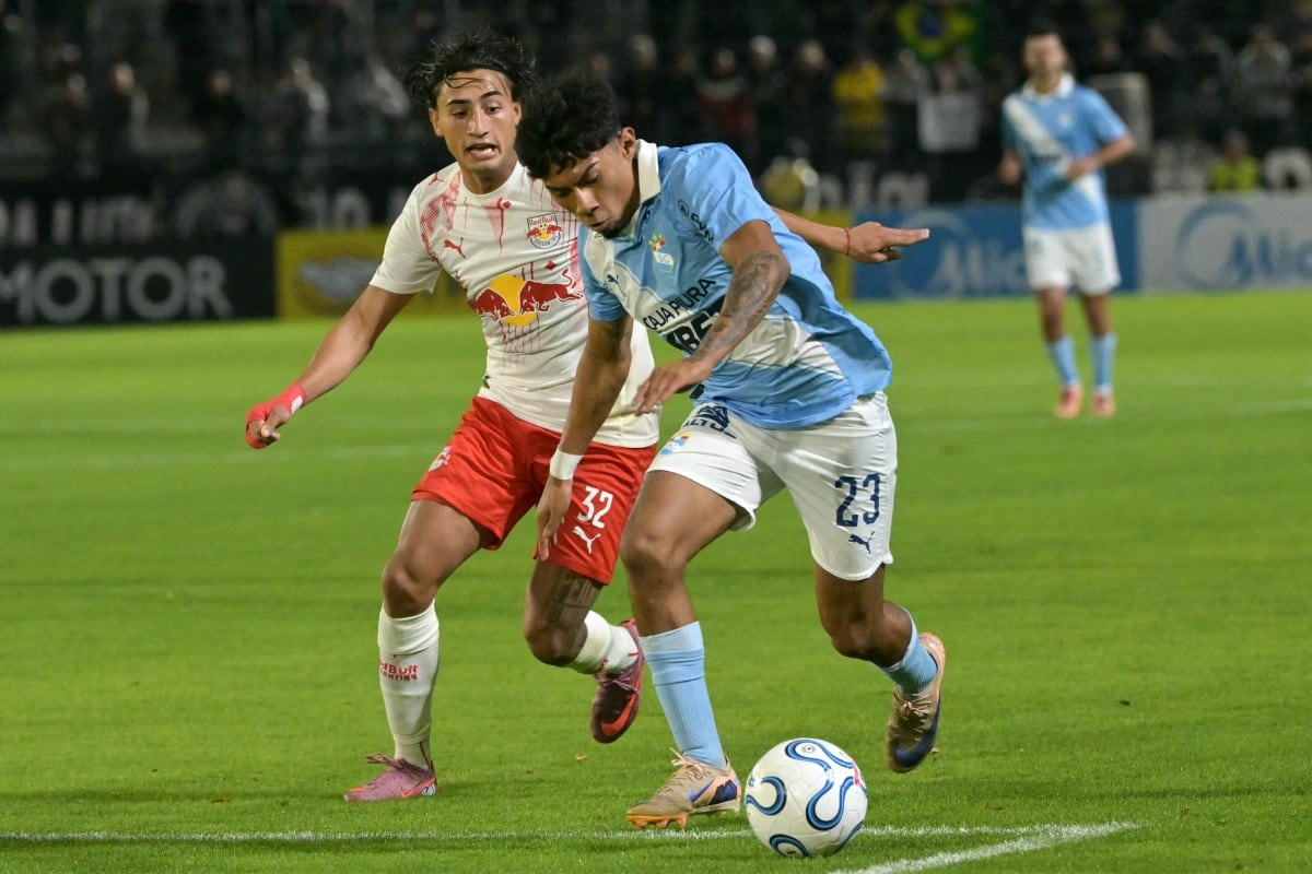 Cristal enfrentó a Bragantino de Brasil. (Photo by NELSON ALMEIDA / AFP)