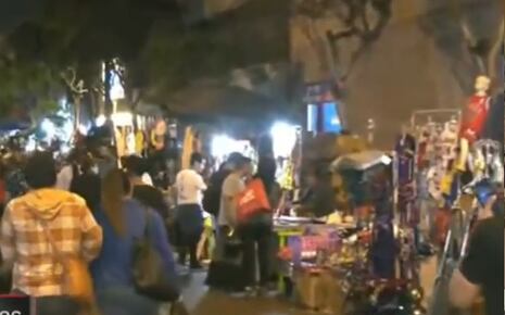 Esperaron hasta el último para hacer sus compras de Navidad en Mesa Redonda