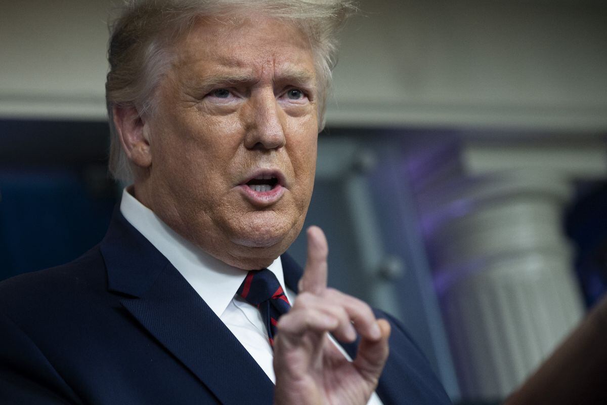 El abogado de Donald Trump fue grosero al contestar a la mánager de Village People (Foto: Jim Watson / AFP)