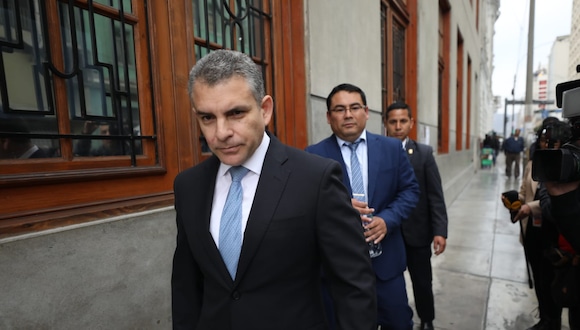 El fiscal superior Rafael Vela fue suspendido por ocho meses y quince días. (@GEC)