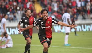 Melgar venció 2-0 a Cienciano y trepa posiciones en el Apertura: resumen y goles del ‘Clásico del Sur’