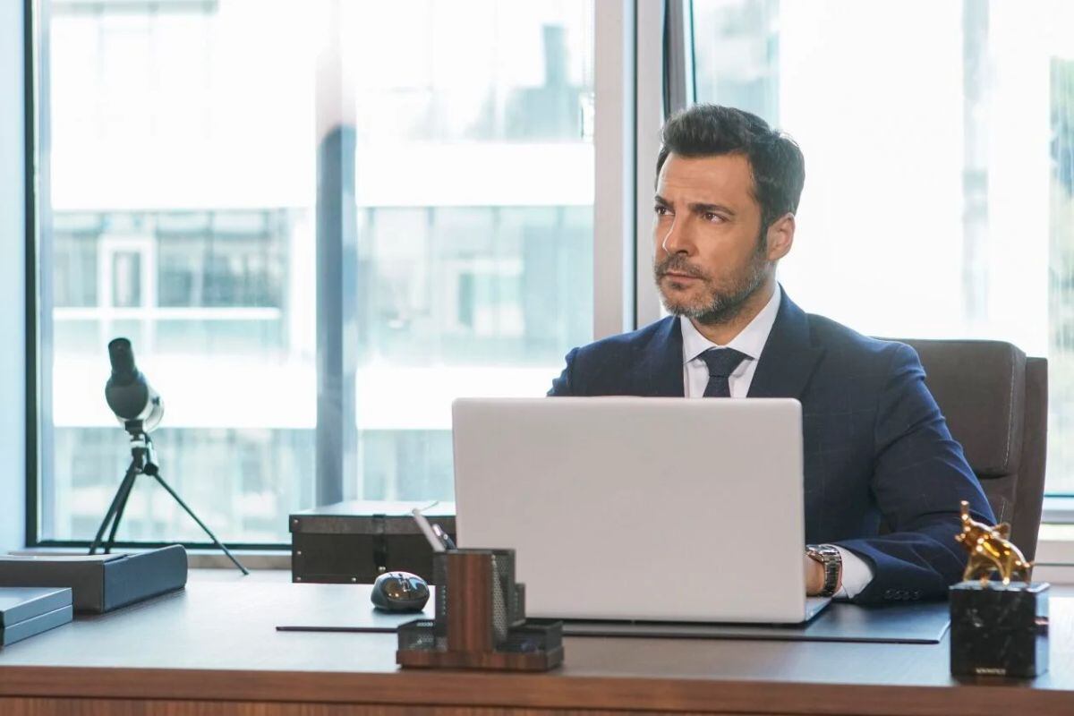 Kaya es el nombre del enigmático empresario que conoce a Ender (Foto: Med Yapim)