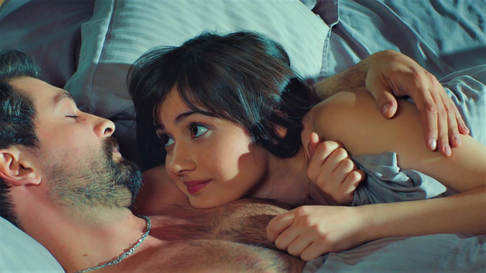 Zeynep y Alihan pasaron su primera noche juntos en la casa de infancia de él (Foto: Med Yapim)