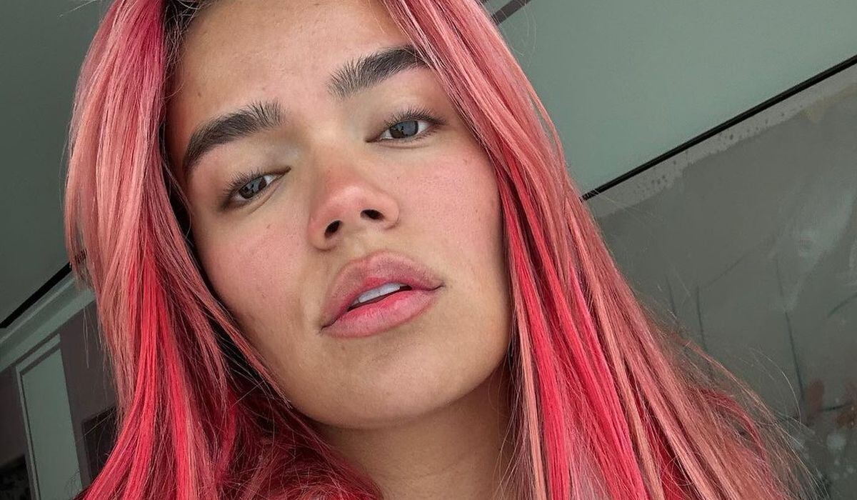 Karol G recurrió a sus redes sociales para mostrar su inconformidad por la edición de su imagen en la portada de la revista GQ (Foto: Karol G / Instagram)