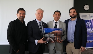 Otra vez en los ojos y redes del planeta