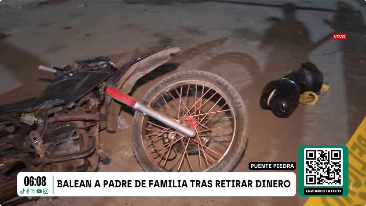 Delincuentes huyeron a pie y dejaron abandonada su moto y sus cascos. Foto: Latina