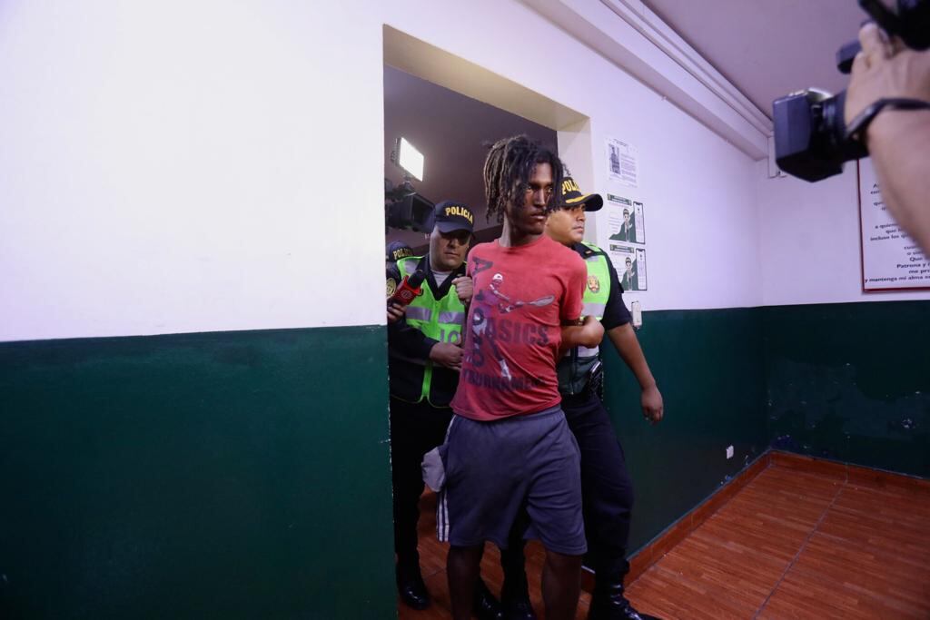 Cercado de Lima: deudos agredieron a venezolano que asesinó a chofer de una puñalada en el corazón