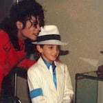 Michael Jackson se revuelca en su tumba