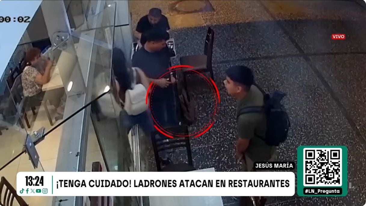 Una pareja de jóvenes también fue captada por las cámaras en pleno delito. Foto: Latina