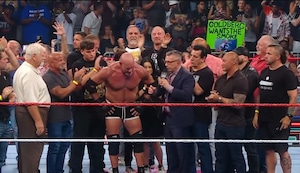 WWE: Goldberg cae ante Gunther en su lucha de retiro en WWE Saturday Night’s Main Event | VIDEO