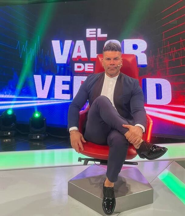 'Tomate' Barraza publica fotos suyas en el programa de Beto Ortiz, 'El Valor de la Verdad'.