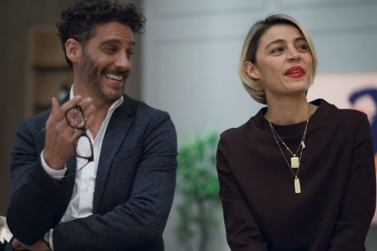 Plutarco y Constanza dividieron el despacho de abogados (Foto: Netflix)