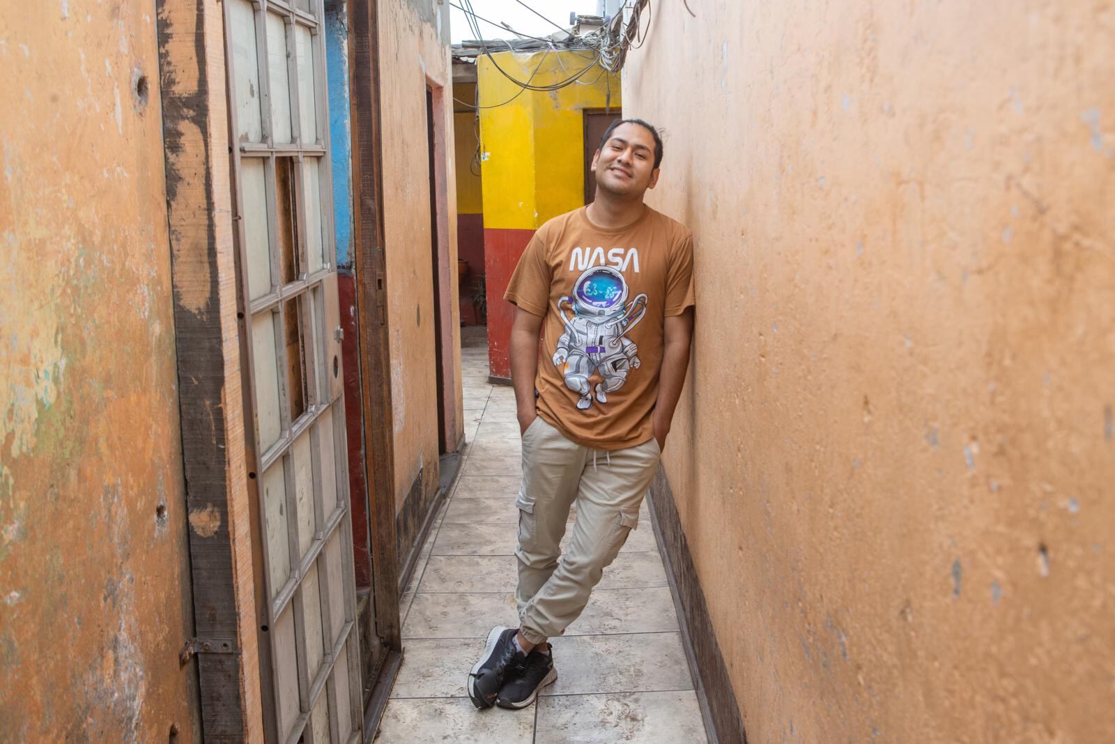 Hizo servicio militar y estudió computación, pero el arte puedo más (Foto: Allengino Quintana)