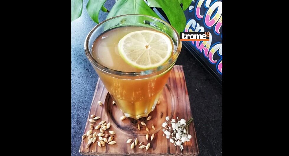 El emoliente piteado, rica opción para esta temporada, se puede disfrutar en 'La Emolientería' o también preparar en casa. (Isabel Medina / Trome)