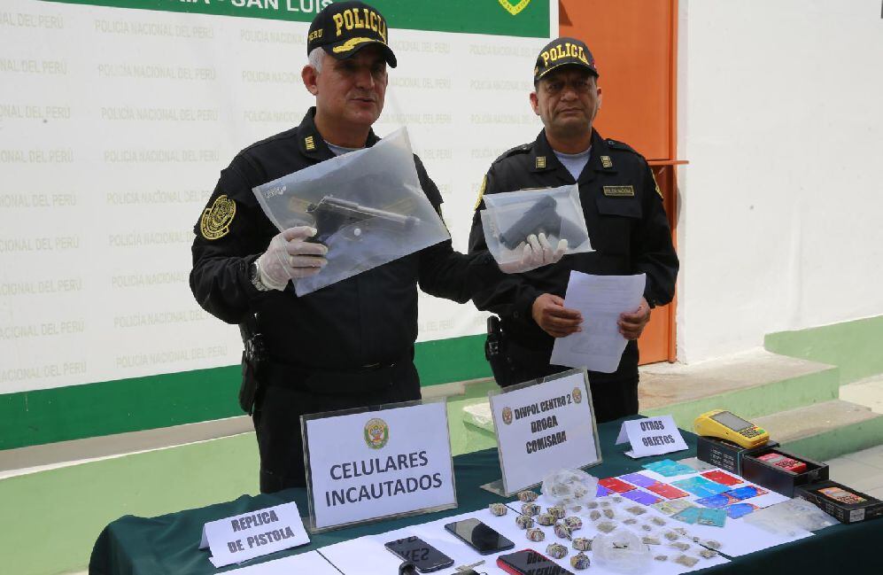 Se les incautó dos armas.